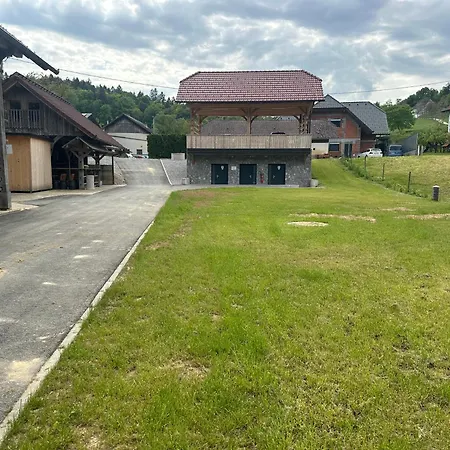 Kamp Na Kmetiji Medle Camping *